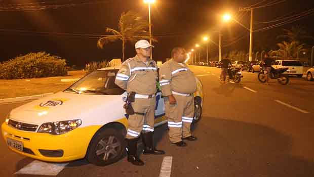 PMA garante organização do trânsito na Orla - SMTT Aracaju